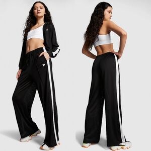 Victoria Secret Mesh Tech Wide-Leg Pants Side Stripe Size S black NWT